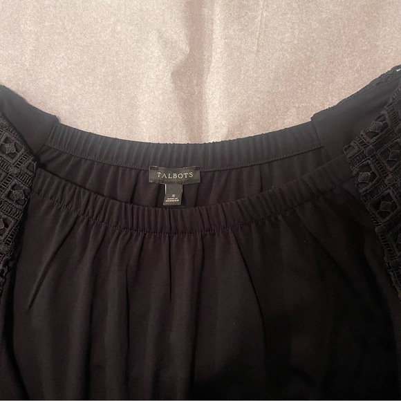 ❤️2/$15 or 3/$21❤️ Talbots Black Top/Lace Sleeves, Size Small - Picture 6 of 10